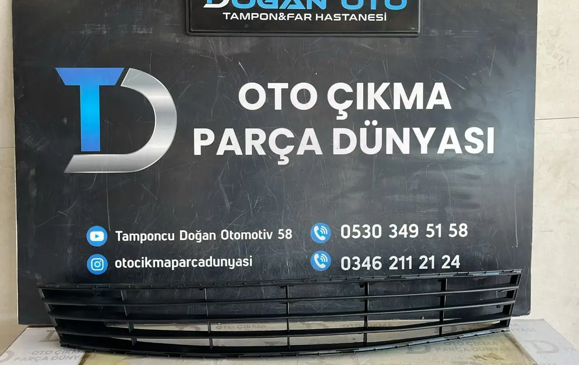 Renault Clio 3 Ön Tampon Orta Izgarası
