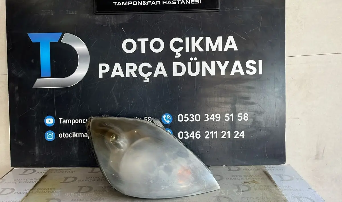 Ford Fiesta Sağ Ön Far