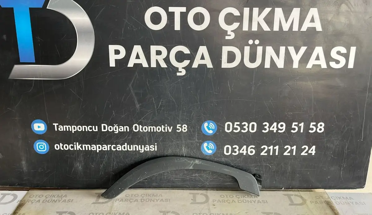 Toyota C-Hr Sağ Kapı Dodik Çıtası