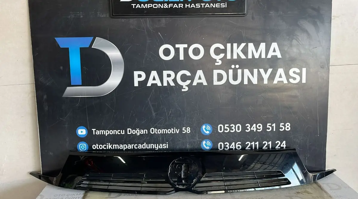 Opel Corsa F Ön Panjur Çıkma