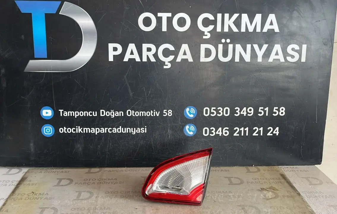 Nissan Qashqai Sağ İç Stop Orjinal Çıkma (Camı Kırık)