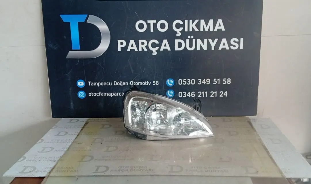 Opel Corsa C Sağ Ön Far (2000-2006)