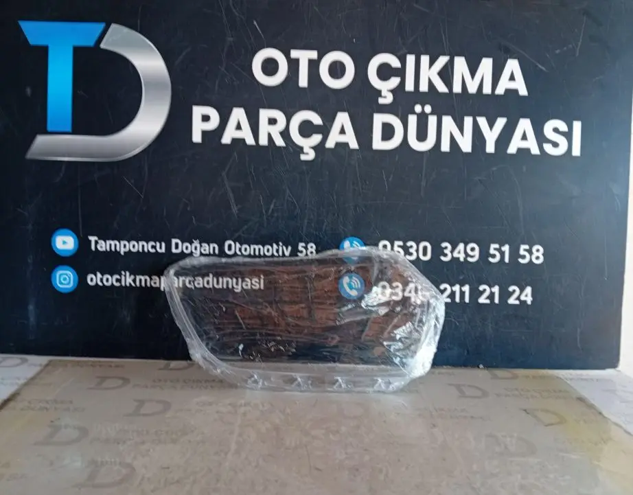 Dacia Duster Sağ Far Camı Sıfır (22-26)