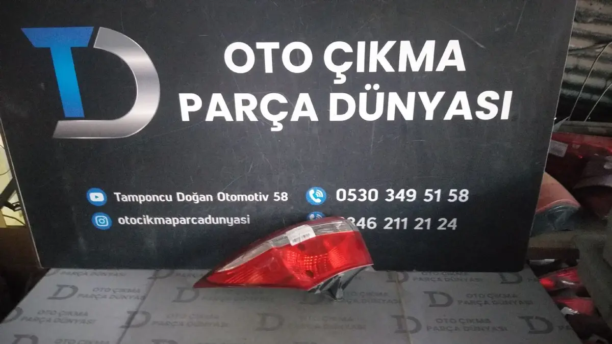 Toyota Corolla Sağ Dış Stop 14-18