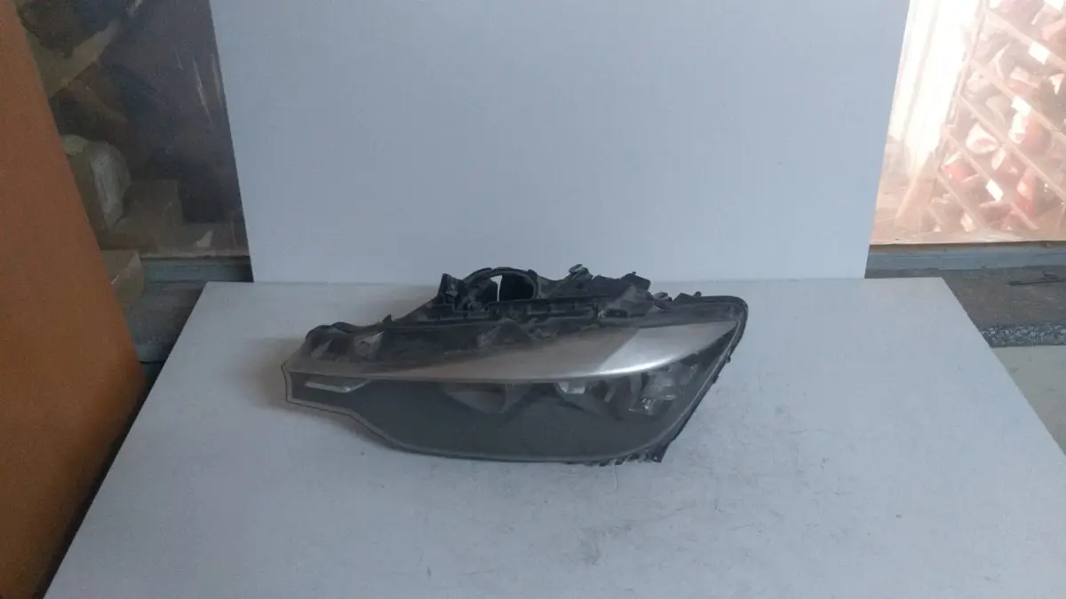 BMW 3 Serisi Sol Far F 30 12-15