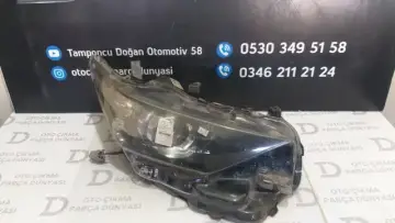 Toyota Auris Sağ Far 16-18