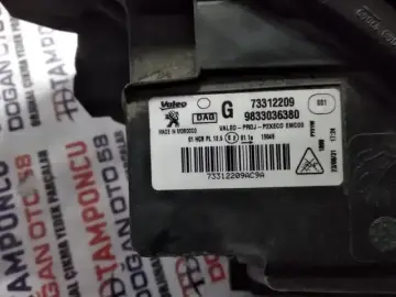 Peugeot 2008 Sol Far Orjinal Çıkma 18-20
