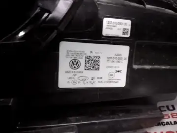 Volkswagen Transporter Sağ Far Caravella 17-22