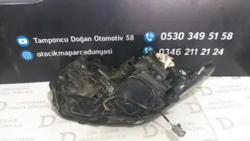Toyota Auris Sağ Far 16-18