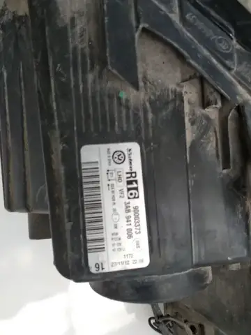 Volkswagen Passat B 7 Sağ Far -13