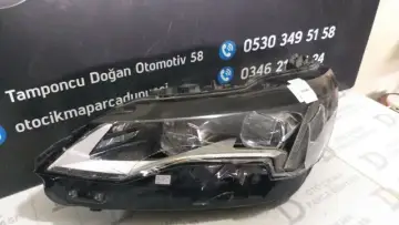 Peugeot 3008 Sol Far -21 Cam Kırık