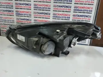 Ford Courier Sağ Far Orjinal Çıkma 14-18