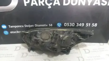 Renault Captur Sağ Far Mercekli 20-23