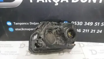 Dacia Duster Sağ Far 10-13 Kasa Kırık