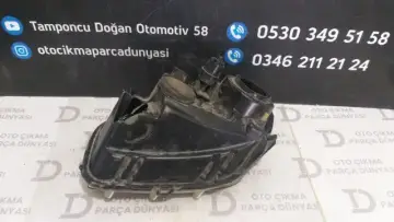 Dacia Duster Sağ Far 10-13 Kasa Kırık