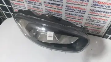 Ford Courier Sağ Far Siyah 14-18