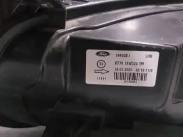 Ford Courier Sağ Far Siyah 14-18
