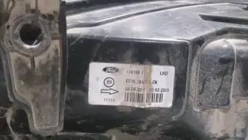 Ford Courier Sağ Far Siyah 14-18
