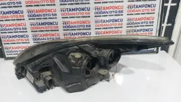 Ford Focus 2 Sağ Far Merceksiz Siyah-08