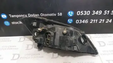 Toyota Corolla Hb Sol Far 02-04