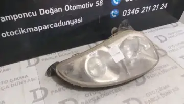 Toyota Corolla Sağ Far 99-02