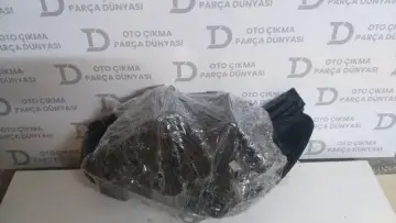 Opel Grandland X Sağ Far -17 Cam Kırık