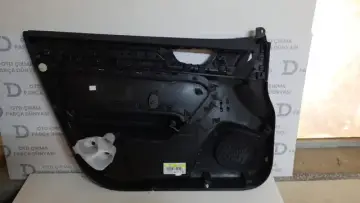 Renault Megane 4 Sağ Ön Kapı Döşemesi