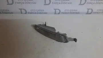 Opel Astra J Sağ Ön Tampon Sinyali