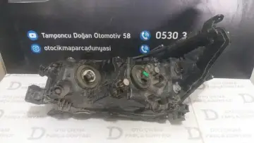 Toyota Hilux Sağ Far 20-23