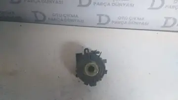 Opel Astra J Sol Sis Lambası
