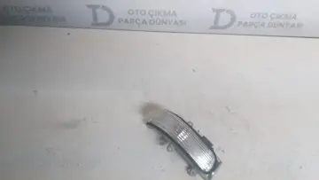 Toyota Corolla Sağ Ayna Sinyali