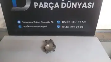 Toyota Avensis Sağ Sis Farı