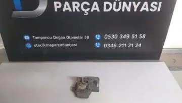 Toyota Avensis Sağ Sis Farı