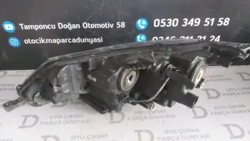 Nissan Qashqai Sağ Far Cam Kırık