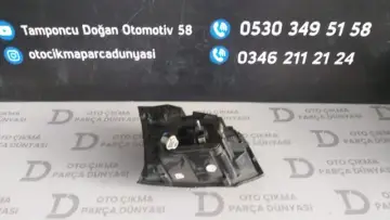 Peugeot 5008 Sağ İç Stop Cam Kırık