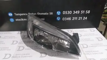 Opel Astra J Sağ Far Cam Kırık