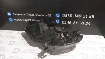 Opel Zafira B Sağ Far