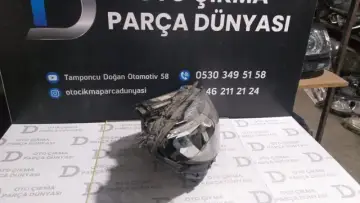 Mercedes C Serisi Sağ Far W 205 Cam Kırık