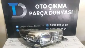 Toyota Hilux Sağ Far