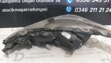 Toyota Corolla Sağ Far