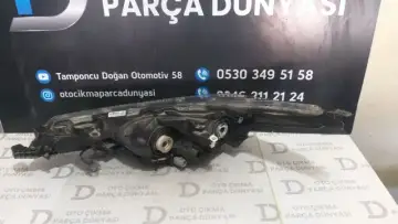 Toyota Corolla Sağ Far