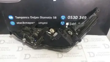 Toyota Corolla Sağ Far