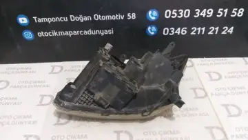 Toyota Avensis Sağ Far