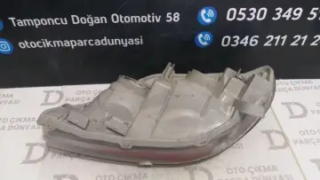 Toyota Corolla Sağ Far