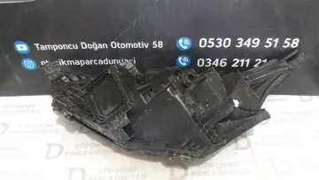 Nissan Qashqai Sağ Far Cam Kırık