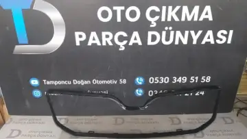 Skoda Süper B Panjur Çıtası Siyah