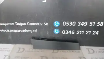 Renault Clio 5 Arka Kapı Sol Direk Çıtası 20-24
