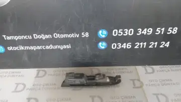 Renault Clio 2 Sağ Ön Cam Düğme Çerçeve Kapağı