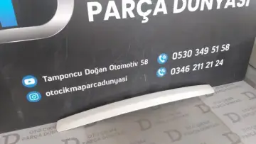 Toyota Avensis Bagaj Plakalık Üst Çıtası