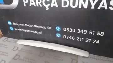 Toyota Avensis Bagaj Plakalık Üst Çıtası